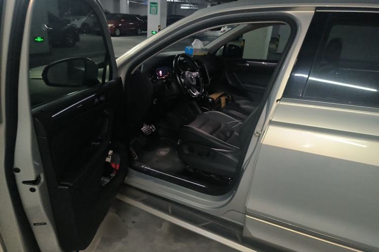 Used Volkswagen Tiguan L 2020 330TSI Automatic Two-Wheel Drive R-Line Flagship Version China VI Standard Driver Seat