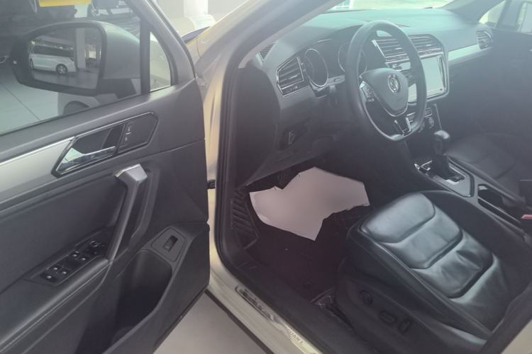 Used Volkswagen Tiguan L 2020 330TSI Automatic Two-Wheel Drive Smart Luxury Edition China VI Standard Driver Seat
