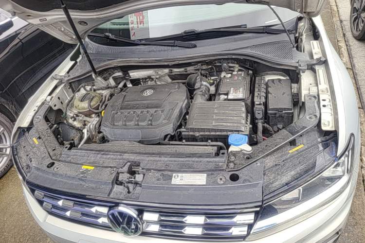 Used Volkswagen Tiguan L 2020 330TSI Automatic Two-Wheel Drive Panoramic Comfort Edition China VI Standard Engine Bay