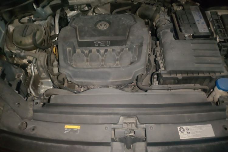 Used Volkswagen Tiguan L 2020 330TSI Automatic Two-Wheel Drive Smart Luxury Edition China VI Standard Engine Bay