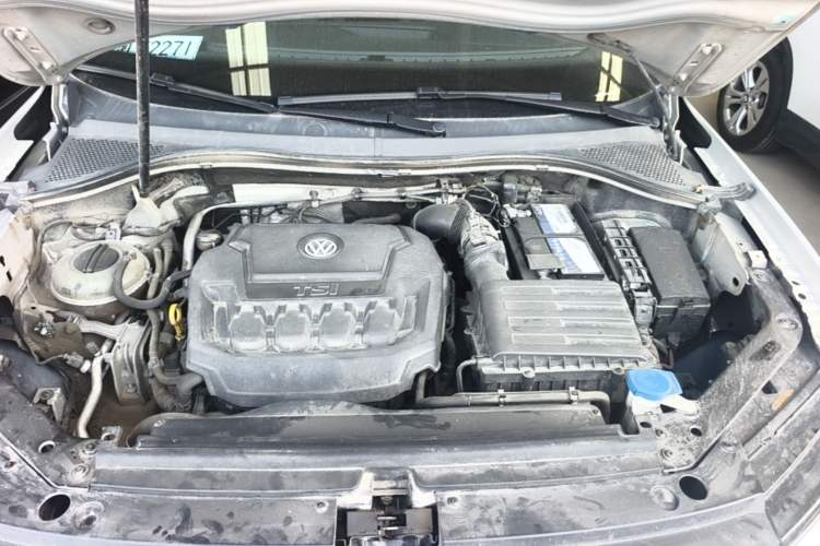 Used Volkswagen Tiguan L 2020 330TSI Automatic Two-Wheel Drive Smart Luxury Edition China VI Standard Engine Bay