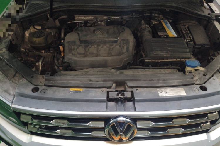 Used Volkswagen Tiguan L 2020 330TSI Automatic Two-Wheel Drive R-Line Flagship Version China VI Standard Engine Bay