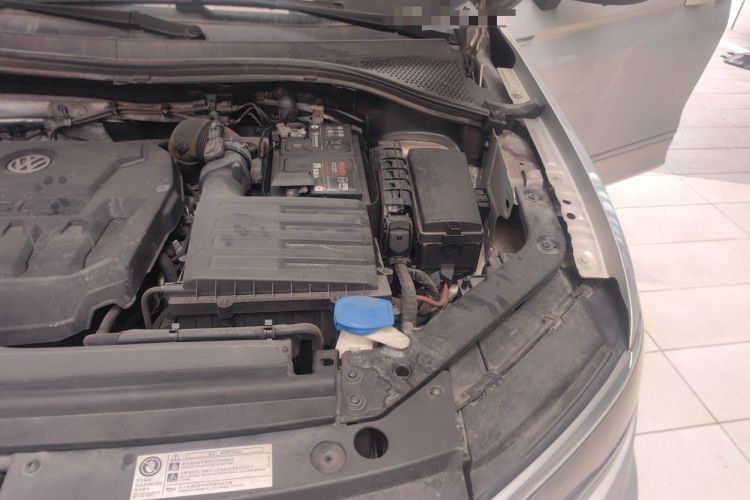 Used Volkswagen Tiguan L 2020 330TSI Automatic Two-Wheel Drive R-Line Flagship Version China VI Standard Engine Bay Left