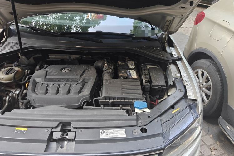 Used Volkswagen Tiguan L 2020 330TSI Automatic Two-Wheel Drive Smart Luxury Edition China VI Standard Engine Bay Left