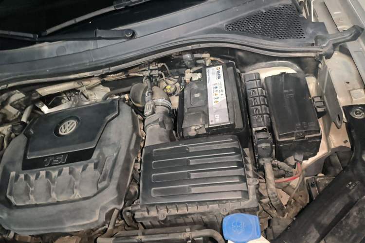 Used Volkswagen Tiguan L 2020 330TSI Automatic Two-Wheel Drive R-Line Flagship Version China VI Standard Engine Bay Left