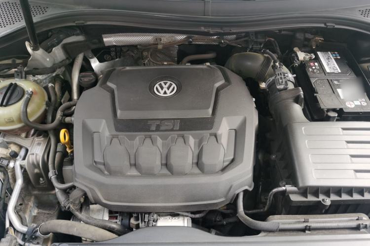 Used Volkswagen Tiguan L 2020 330TSI Automatic Two-Wheel Drive Smart Luxury Edition China VI Standard Engine Bay