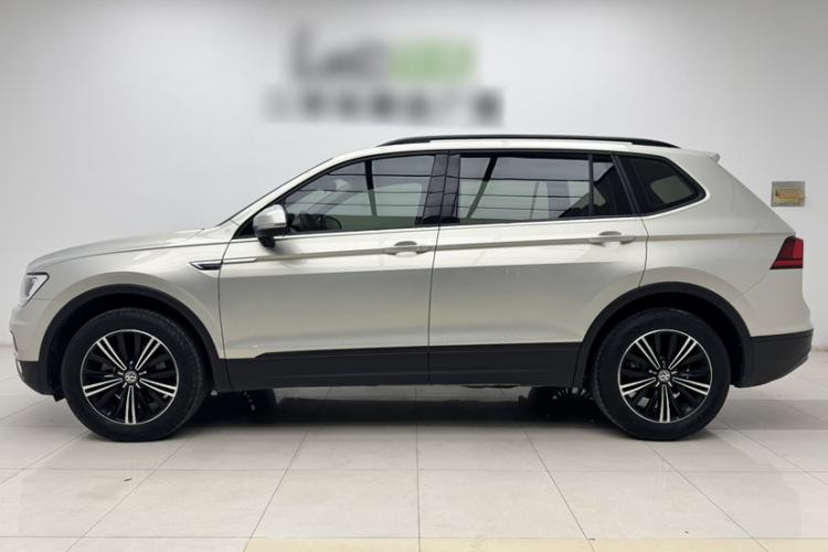 Used Volkswagen Tiguan L 2020 330TSI Automatic Two-Wheel Drive Luxury Edition China VI Standard Exterior 2