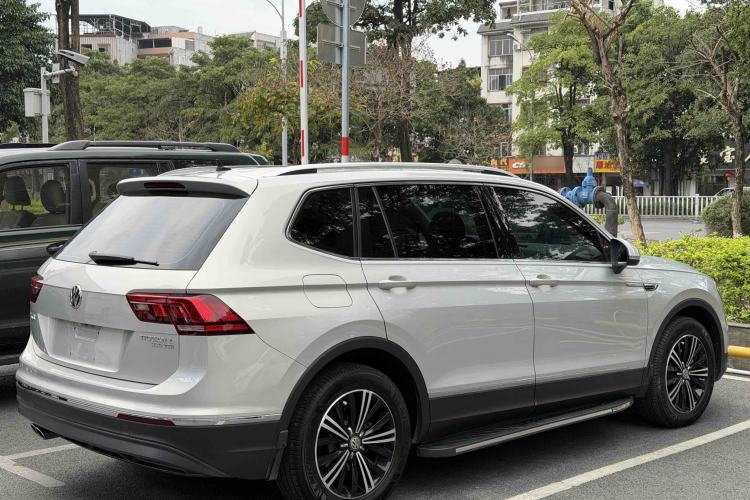 Used Volkswagen Tiguan L 2020 330TSI Automatic Two-Wheel Drive Panoramic Comfort Edition China VI Standard Exterior 2