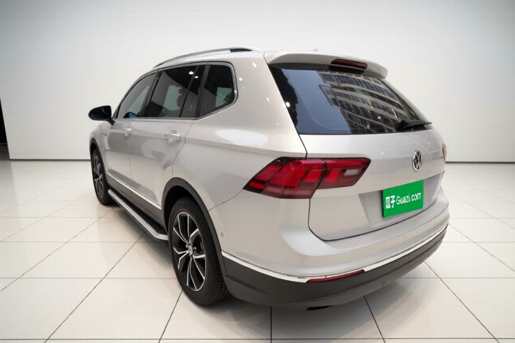 Used Volkswagen Tiguan L 2020 330TSI Automatic Two-Wheel Drive Smart Luxury Edition China VI Standard Exterior 3