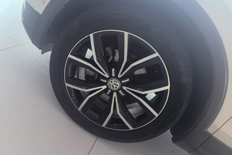 Used Volkswagen Tiguan L 2020 330TSI Automatic Two-Wheel Drive Smart Luxury Edition China VI Standard Exterior 4