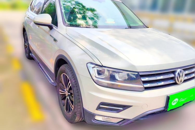 Used Volkswagen Tiguan L 2020 330TSI Automatic Two-Wheel Drive Panoramic Comfort Edition China VI Standard Front Right 45 Deg