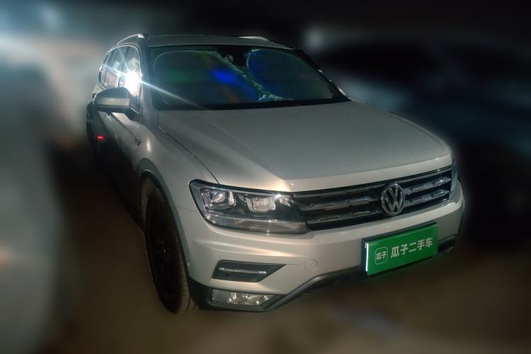 Used Volkswagen Tiguan L 2020 330TSI Automatic Two-Wheel Drive Smart Luxury Edition China VI Standard Front Right 45 Deg