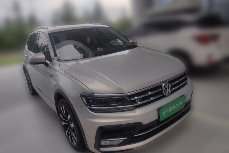 Used Volkswagen Tiguan L 2020 330TSI Automatic Two-Wheel Drive R-Line Flagship Version China VI Standard Front Right 45 Deg