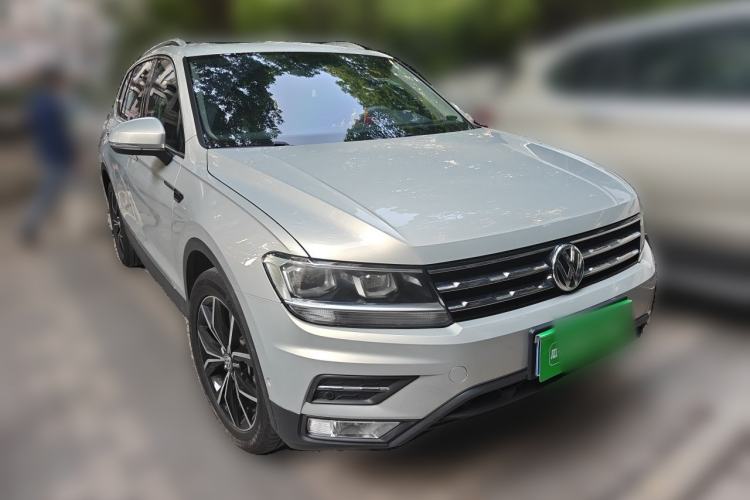 Used Volkswagen Tiguan L 2020 330TSI Automatic Two-Wheel Drive Smart Luxury Edition China VI Standard Front Right 45 Deg