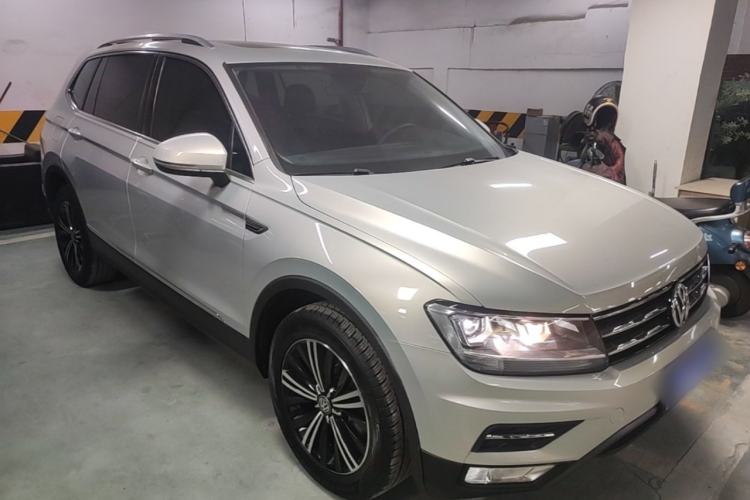 Used Volkswagen Tiguan L 2020 330TSI Automatic Two-Wheel Drive Panoramic Comfort Edition China VI Standard Front Right 45 Deg