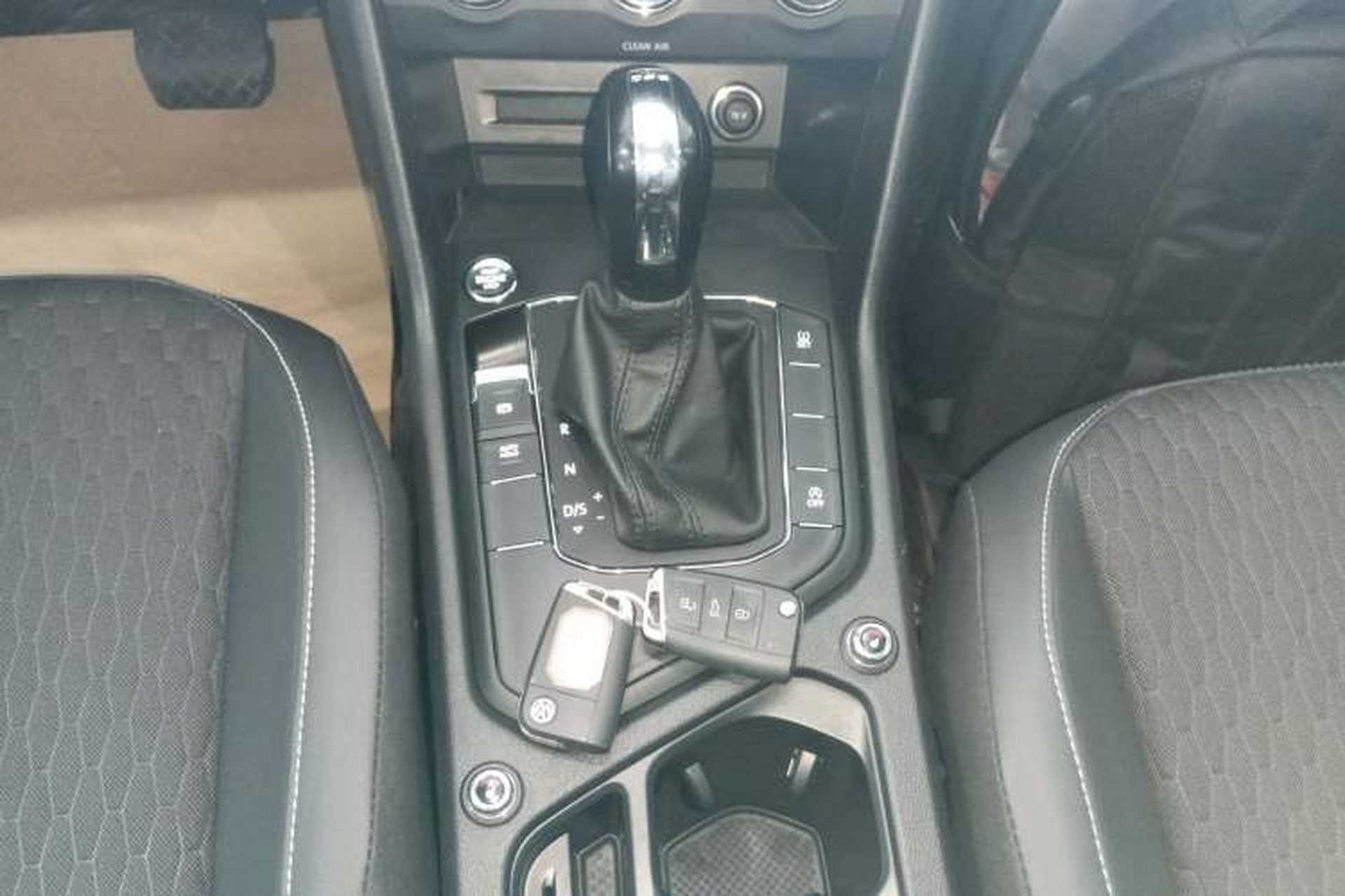 Used Volkswagen Tiguan L 2020 330TSI Automatic Two-Wheel Drive Luxury Edition China VI Standard Gear Lever