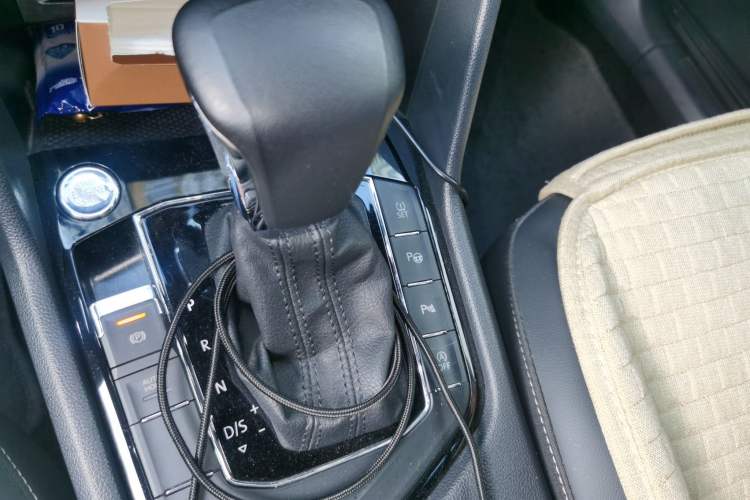 Used Volkswagen Tiguan L 2020 330TSI Automatic Two-Wheel Drive Smart Luxury Edition China VI Standard Gear Lever