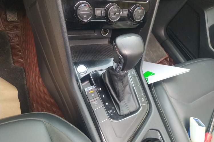 Used Volkswagen Tiguan L 2020 330TSI Automatic Two-Wheel Drive Panoramic Comfort Edition China VI Standard Gear Lever