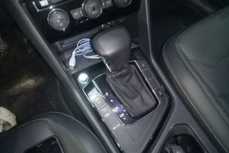 Used Volkswagen Tiguan L 2020 330TSI Automatic Two-Wheel Drive Panoramic Comfort Edition China VI Standard Gear Lever