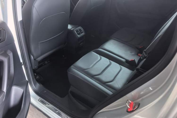 Used Volkswagen Tiguan L 2020 330TSI Automatic Two-Wheel Drive Panoramic Comfort Edition China VI Standard Interior 3
