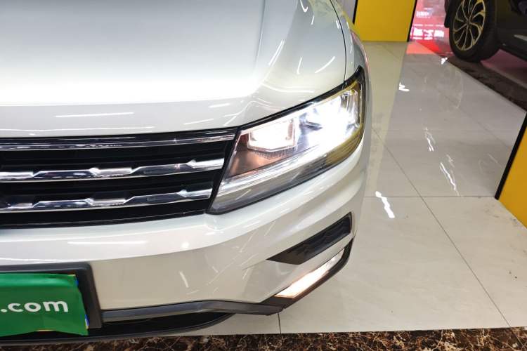 Used Volkswagen Tiguan L 2020 330TSI Automatic Two-Wheel Drive Luxury Edition China VI Standard Left Front Headlight