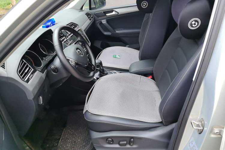 Used Volkswagen Tiguan L 2020 330TSI Automatic Two-Wheel Drive Smart Luxury Edition China VI Standard Left Front Seat