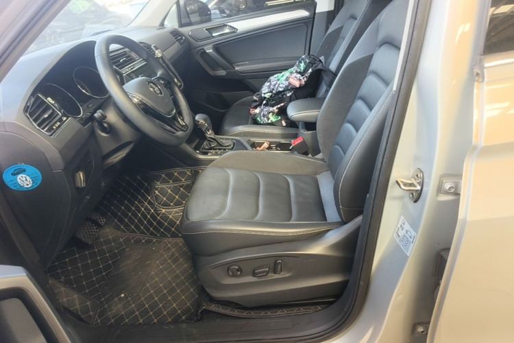 Used Volkswagen Tiguan L 2020 330TSI Automatic Two-Wheel Drive Smart Luxury Edition China VI Standard Left Front Seat