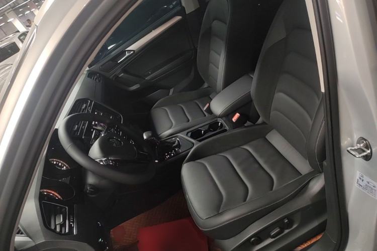Used Volkswagen Tiguan L 2020 330TSI Automatic Two-Wheel Drive Panoramic Comfort Edition China VI Standard Left Front Seat