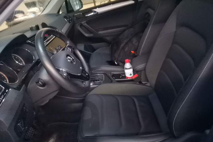Used Volkswagen Tiguan L 2020 330TSI Automatic Two-Wheel Drive Panoramic Comfort Edition China VI Standard Left Front Seat