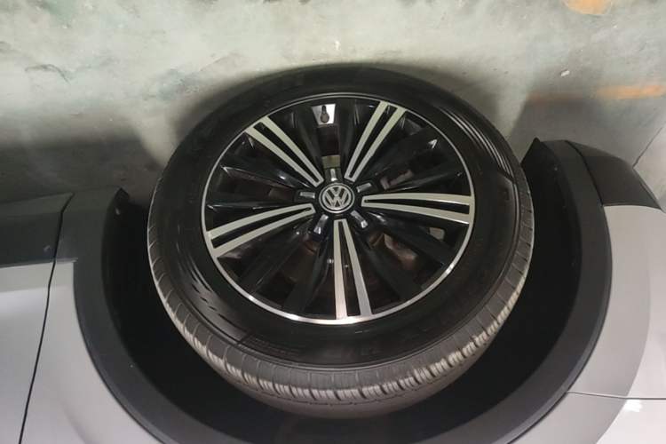 Used Volkswagen Tiguan L 2020 330TSI Automatic Two-Wheel Drive Panoramic Comfort Edition China VI Standard Left Front Wheel Hub