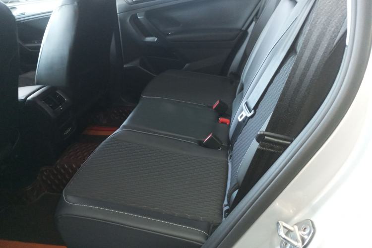 Used Volkswagen Tiguan L 2020 330TSI Automatic Two-Wheel Drive Luxury Edition China VI Standard Left Rear Seat