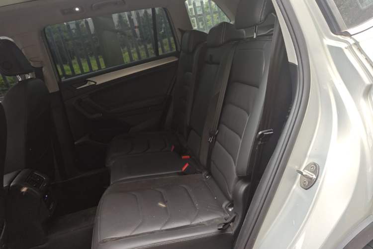 Used Volkswagen Tiguan L 2020 330TSI Automatic Two-Wheel Drive Panoramic Comfort Edition China VI Standard Left Rear Seat