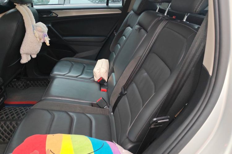 Used Volkswagen Tiguan L 2020 330TSI Automatic Two-Wheel Drive Smart Luxury Edition China VI Standard Left Rear Seat