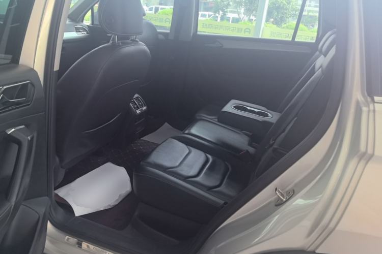 Used Volkswagen Tiguan L 2020 330TSI Automatic Two-Wheel Drive Smart Luxury Edition China VI Standard Left Rear Seat