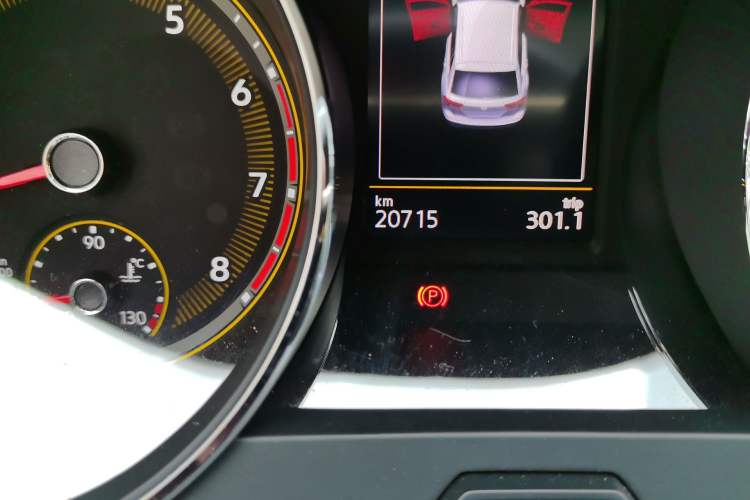 Used Volkswagen Tiguan L 2020 330TSI Automatic Two-Wheel Drive Smart Luxury Edition China VI Standard Odometer Close Up