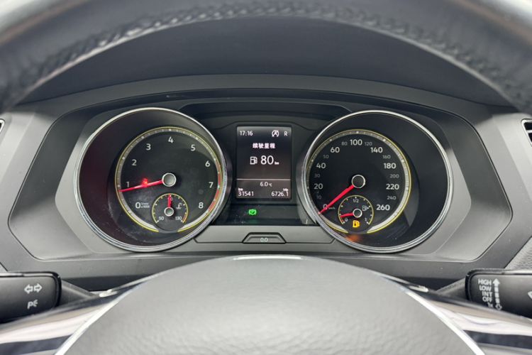 Used Volkswagen Tiguan L 2020 330TSI Automatic Two-Wheel Drive Luxury Edition China VI Standard Odometer Close Up