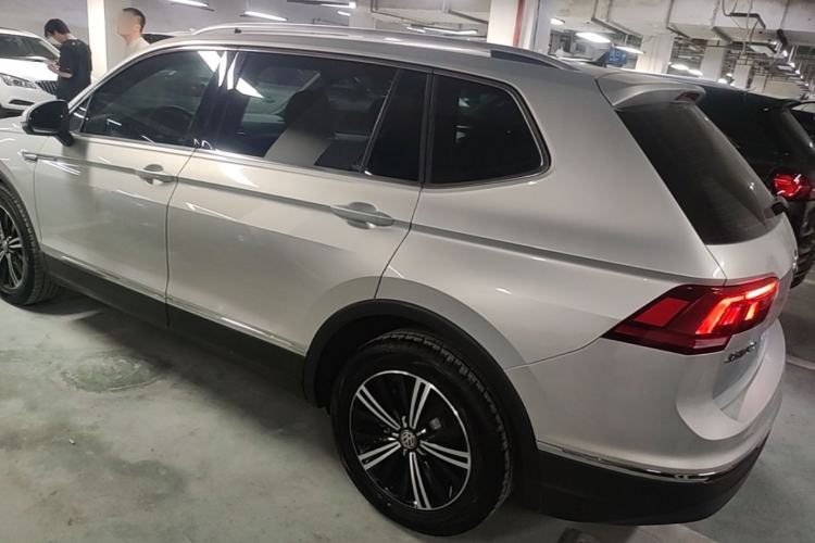 Used Volkswagen Tiguan L 2020 330TSI Automatic Two-Wheel Drive Panoramic Comfort Edition China VI Standard Rear Left 45 Deg