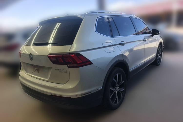 Used Volkswagen Tiguan L 2020 330TSI Automatic Two-Wheel Drive Smart Luxury Edition China VI Standard Rear Right 45 Deg