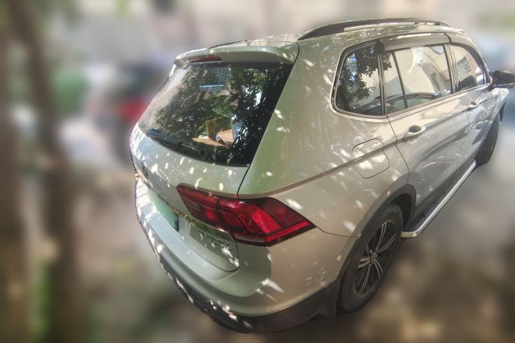 Used Volkswagen Tiguan L 2020 330TSI Automatic Two-Wheel Drive Luxury Edition China VI Standard Rear Right 45 Deg