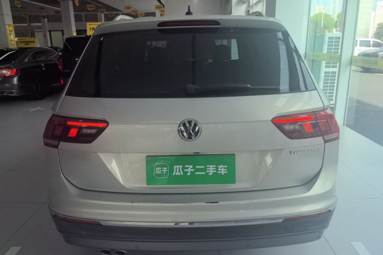 Used Volkswagen Tiguan L 2020 330TSI Automatic Two-Wheel Drive Smart Luxury Edition China VI Standard Rear