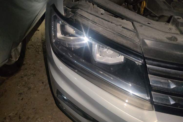 Used Volkswagen Tiguan L 2020 330TSI Automatic Two-Wheel Drive Smart Luxury Edition China VI Standard Right Front Headlight