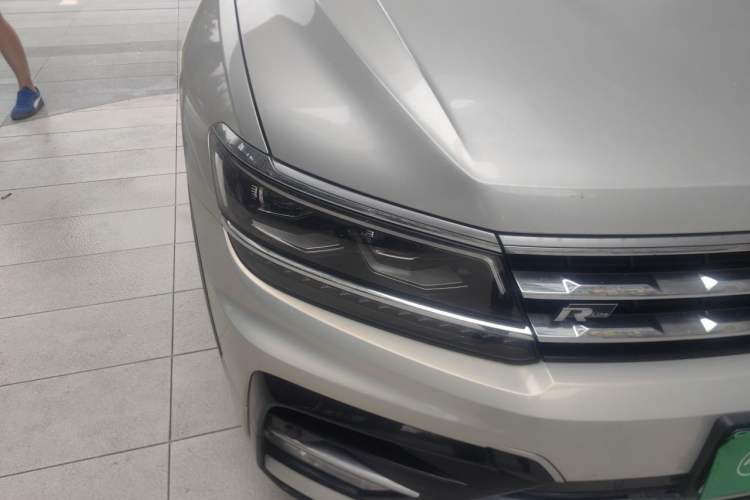Used Volkswagen Tiguan L 2020 330TSI Automatic Two-Wheel Drive R-Line Flagship Version China VI Standard Right Front Headlight