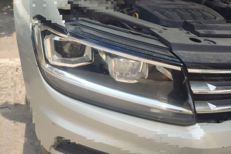 Used Volkswagen Tiguan L 2020 330TSI Automatic Two-Wheel Drive Luxury Edition China VI Standard Right Front Headlight