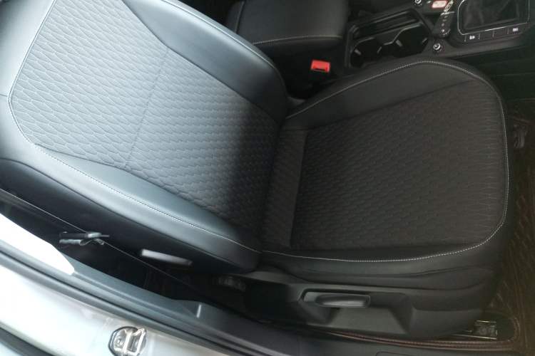 Used Volkswagen Tiguan L 2020 330TSI Automatic Two-Wheel Drive Luxury Edition China VI Standard Right Front Seat