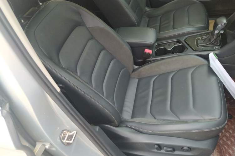 Used Volkswagen Tiguan L 2020 330TSI Automatic Two-Wheel Drive Panoramic Comfort Edition China VI Standard Right Front Seat