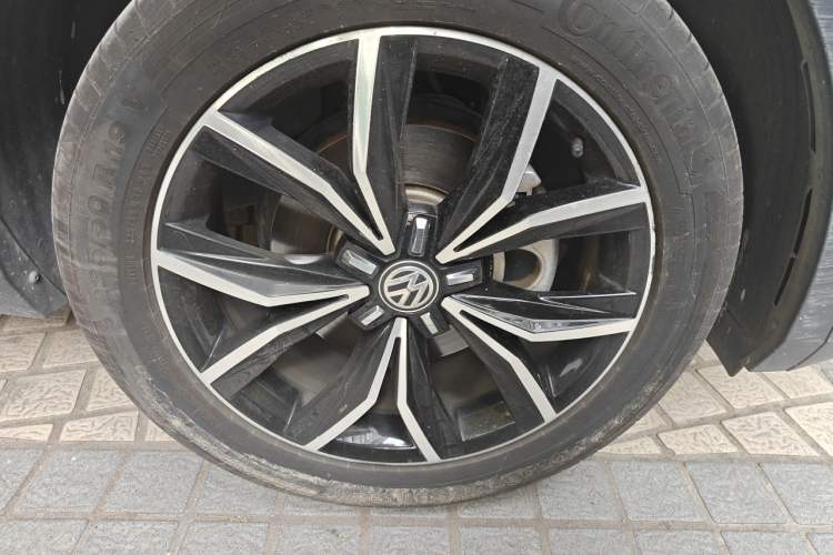 Used Volkswagen Tiguan L 2020 330TSI Automatic Two-Wheel Drive Smart Luxury Edition China VI Standard Right Front Wheel Hub