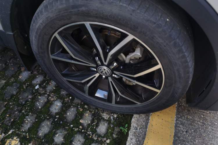 Used Volkswagen Tiguan L 2020 330TSI Automatic Two-Wheel Drive Smart Luxury Edition China VI Standard Right Front Wheel Hub