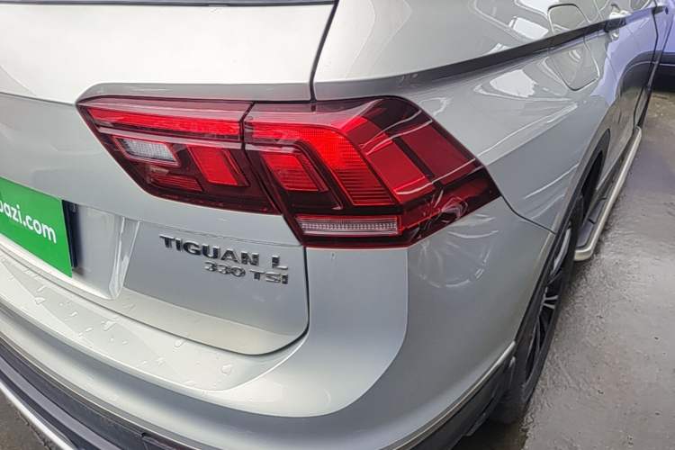 Used Volkswagen Tiguan L 2020 330TSI Automatic Two-Wheel Drive Panoramic Comfort Edition China VI Standard Right Rear Taillight
