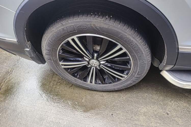Used Volkswagen Tiguan L 2020 330TSI Automatic Two-Wheel Drive Panoramic Comfort Edition China VI Standard Right Rear Wheel Hub