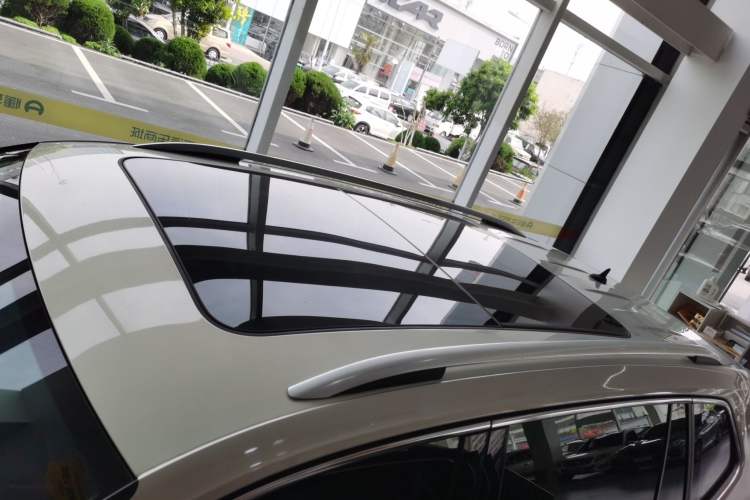 Used Volkswagen Tiguan L 2020 330TSI Automatic Two-Wheel Drive Smart Luxury Edition China VI Standard Roof